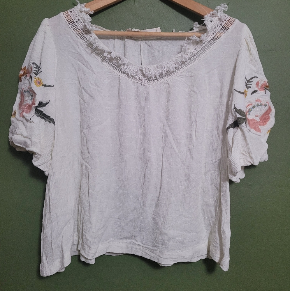 Three Bird Nest White Embroidered Peasant Top - Size L